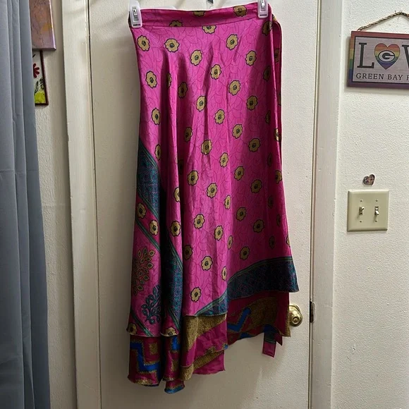 Repurposed sari wrap skirt - Picture 2 of 10